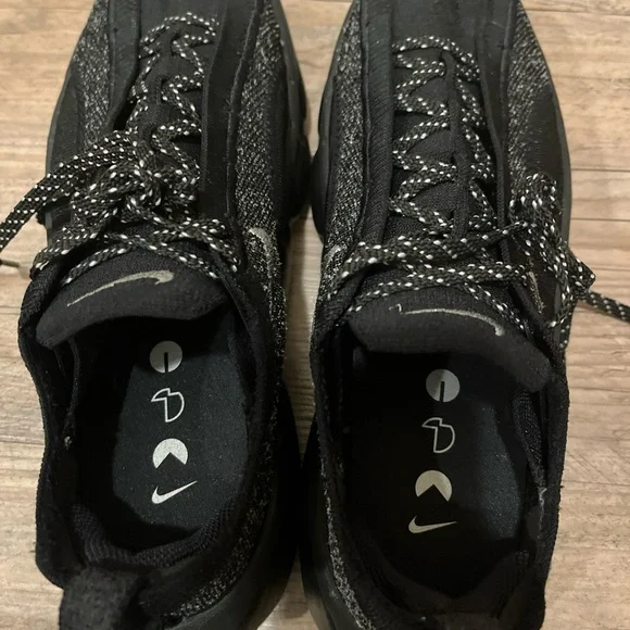 New Nike Flyknit Bloom 'Black Metallic Silver' FD2149-004 Women's Size 11 - Picture 4 of 7